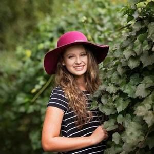 Meet your Posher, Brooke